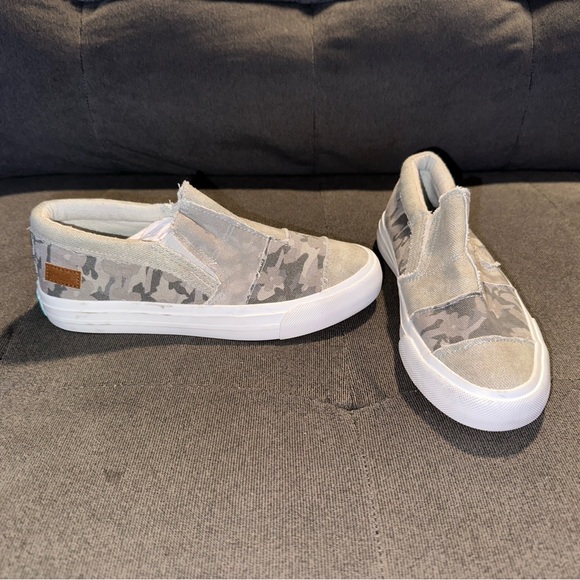 Women’s Blowfish Maddox Shoes - Picture 10 of 10